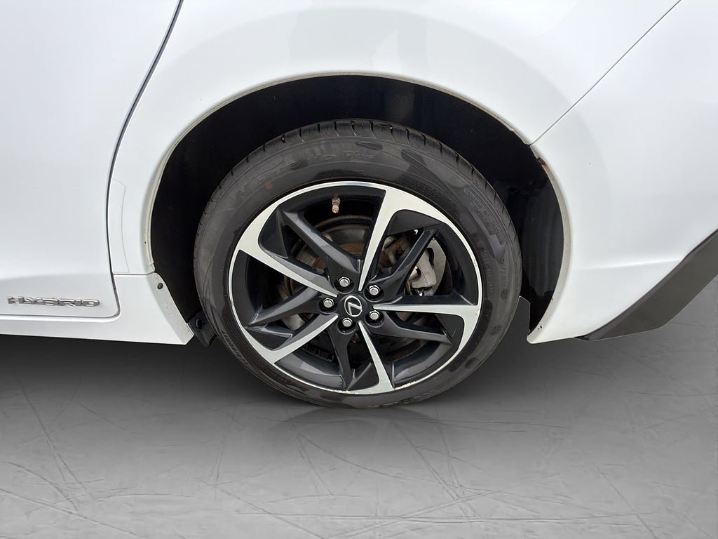 Vehicle Image 30