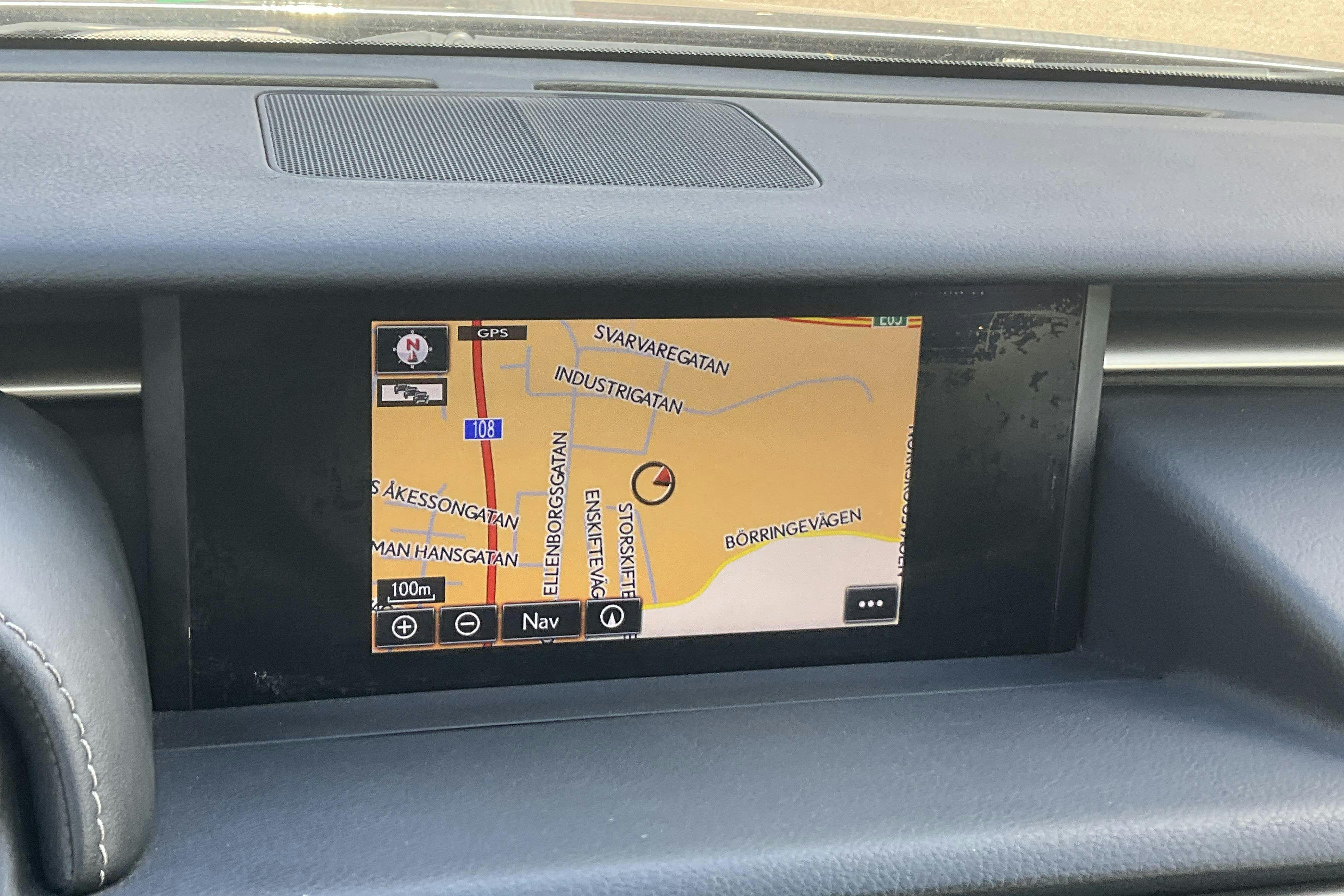 Vehicle Image 11