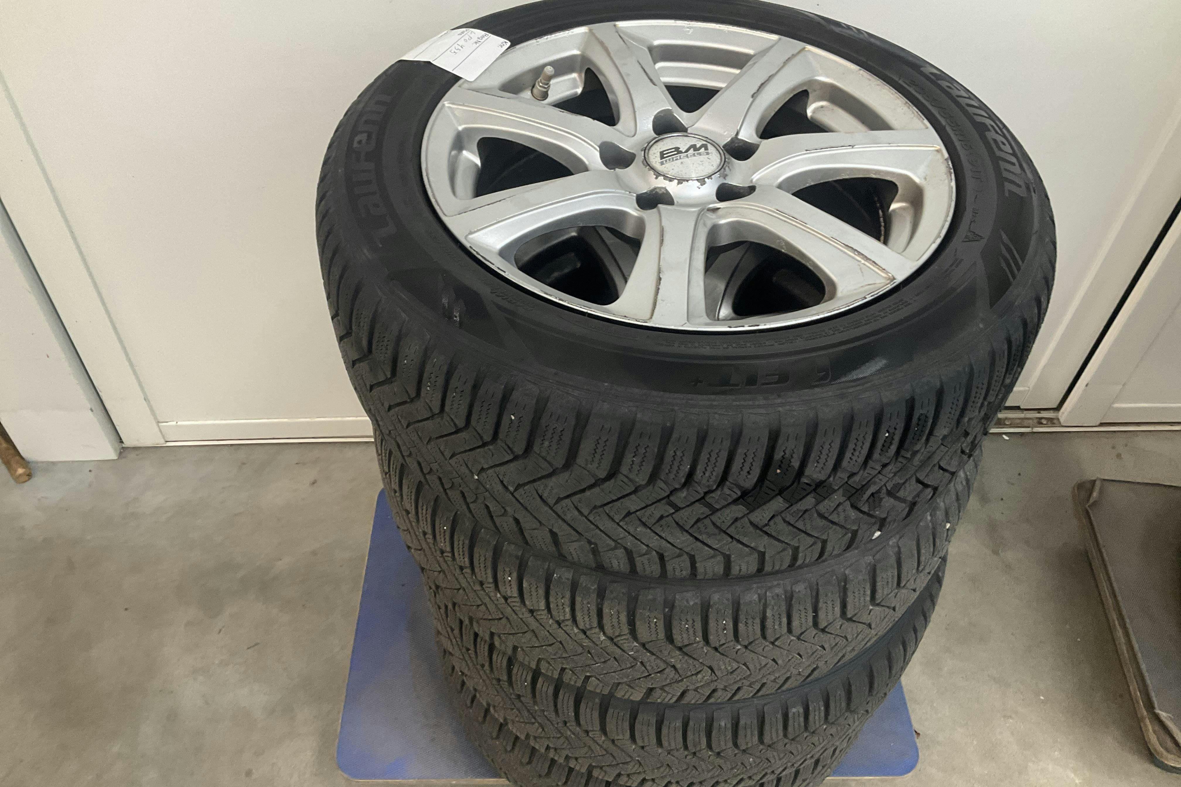 Vehicle Image 12