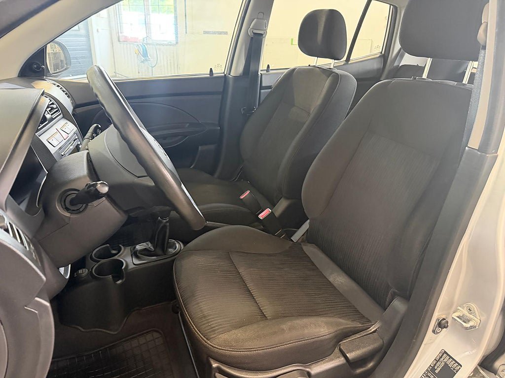 Vehicle Image 7