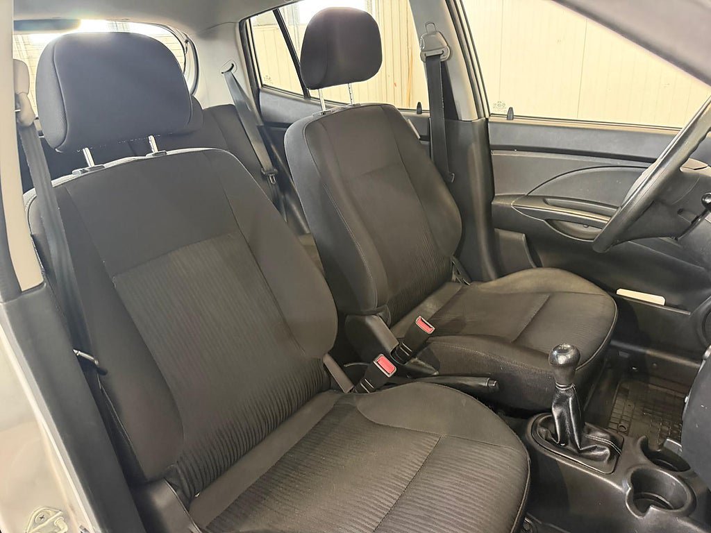 Vehicle Image 9