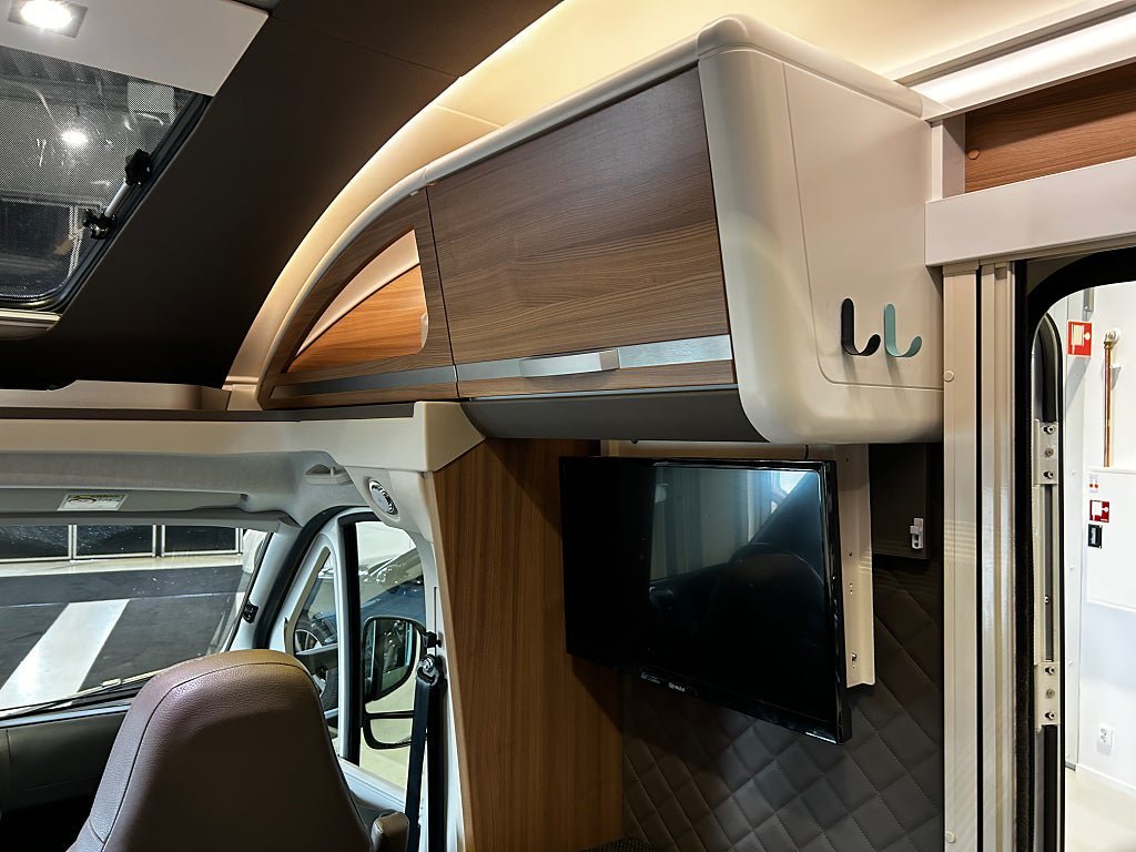 Vehicle Image 33