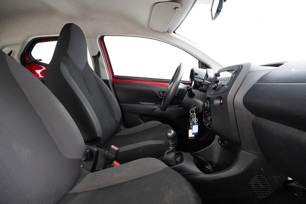 Vehicle Image 14