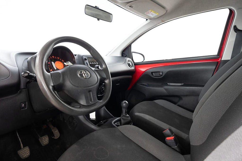 Vehicle Image 16