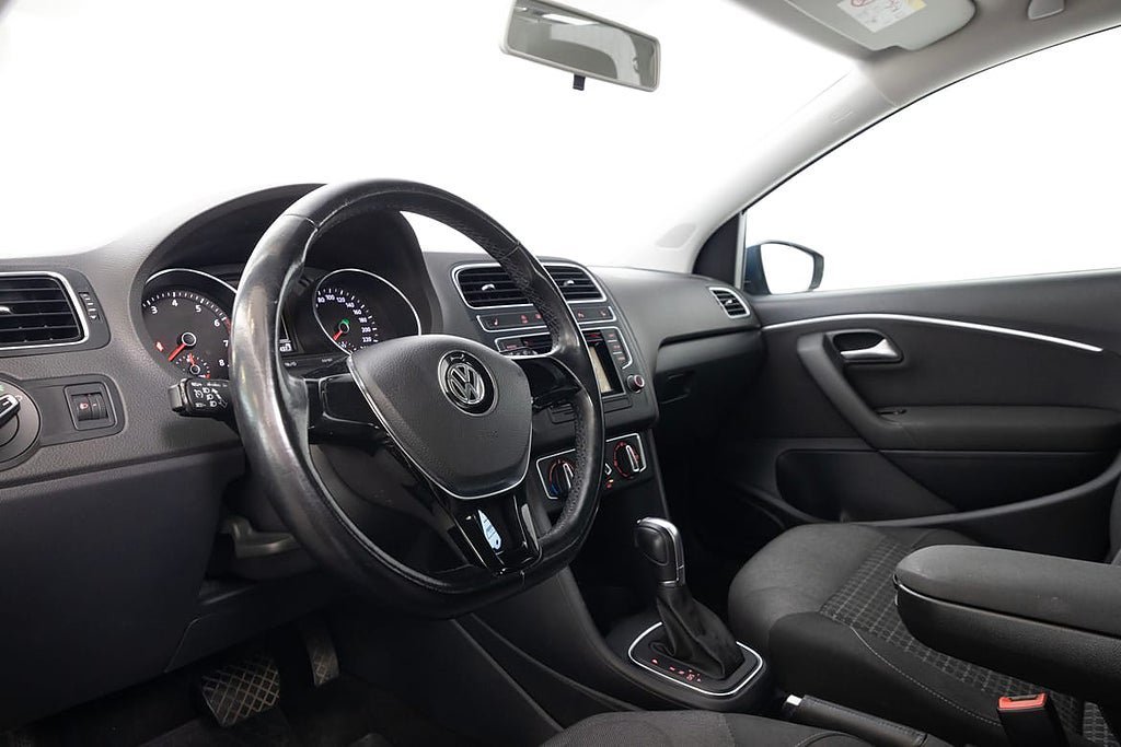 Vehicle Image 16