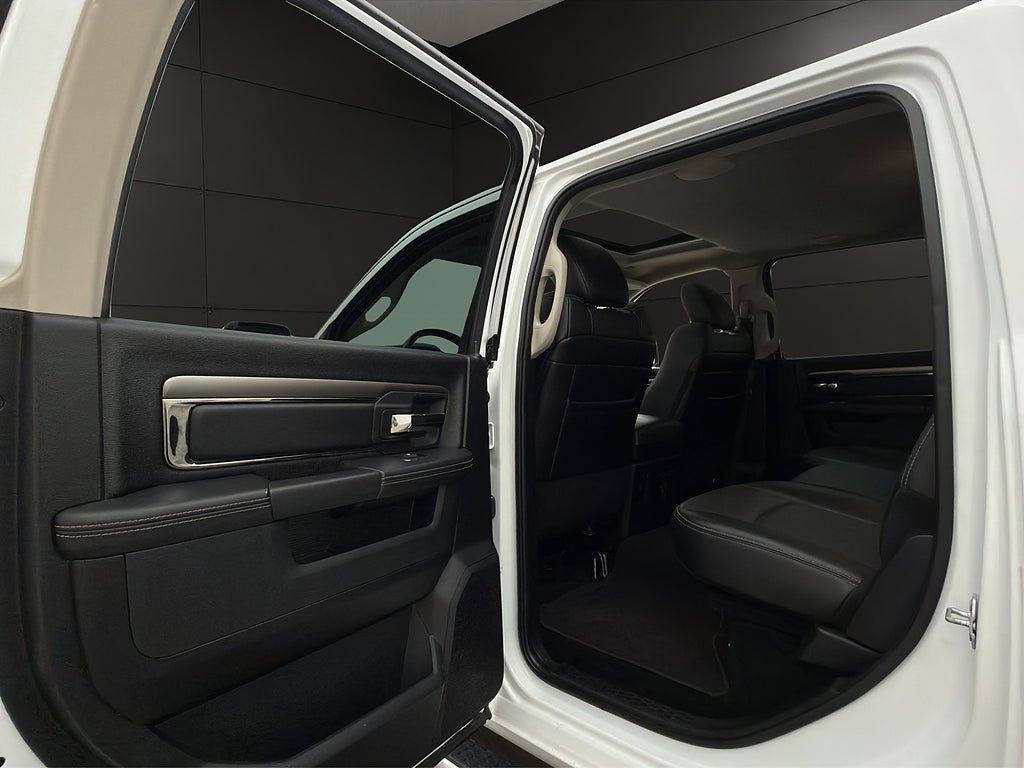 Vehicle Image 36