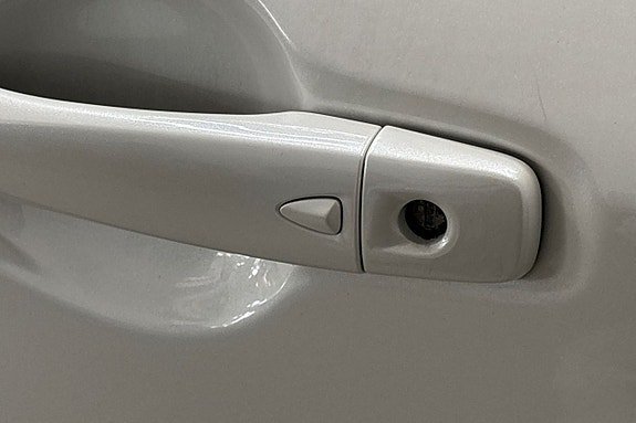 Vehicle Image 26