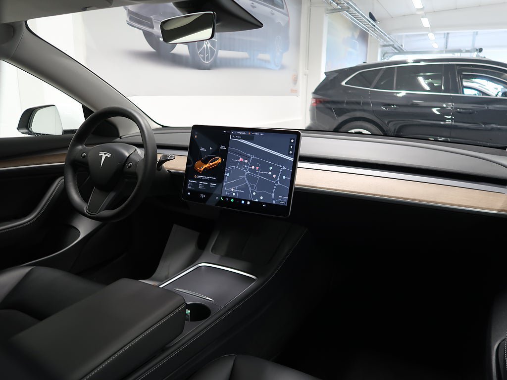 Vehicle Image 18
