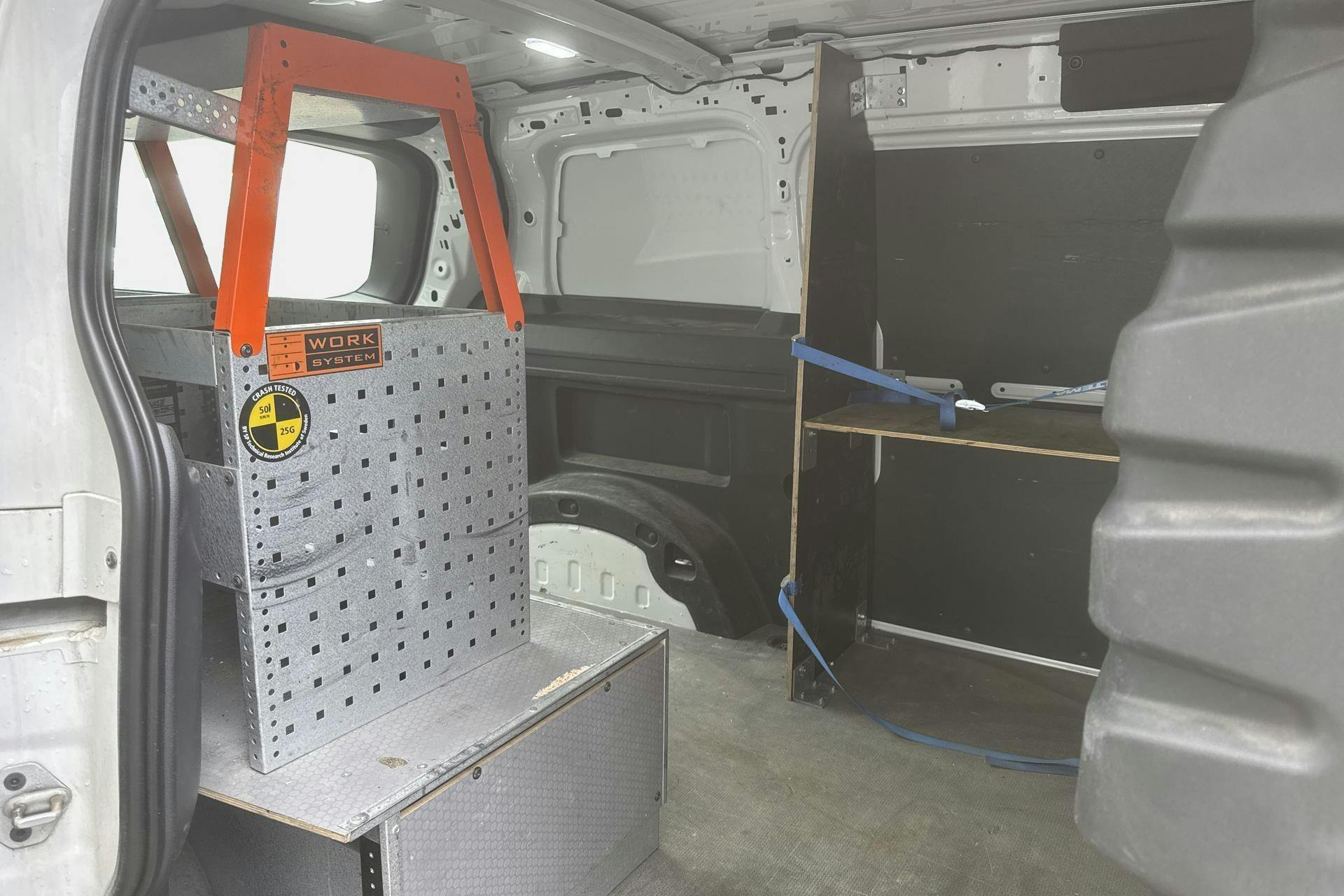 Vehicle Image 8
