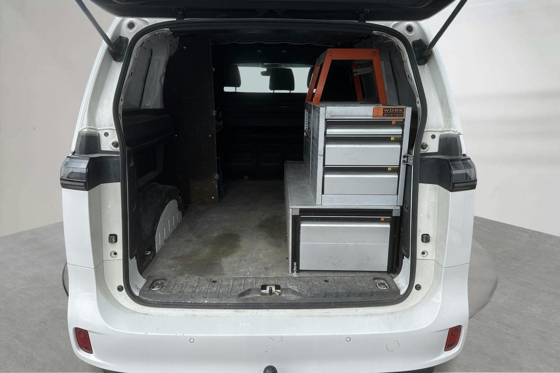 Vehicle Image 9