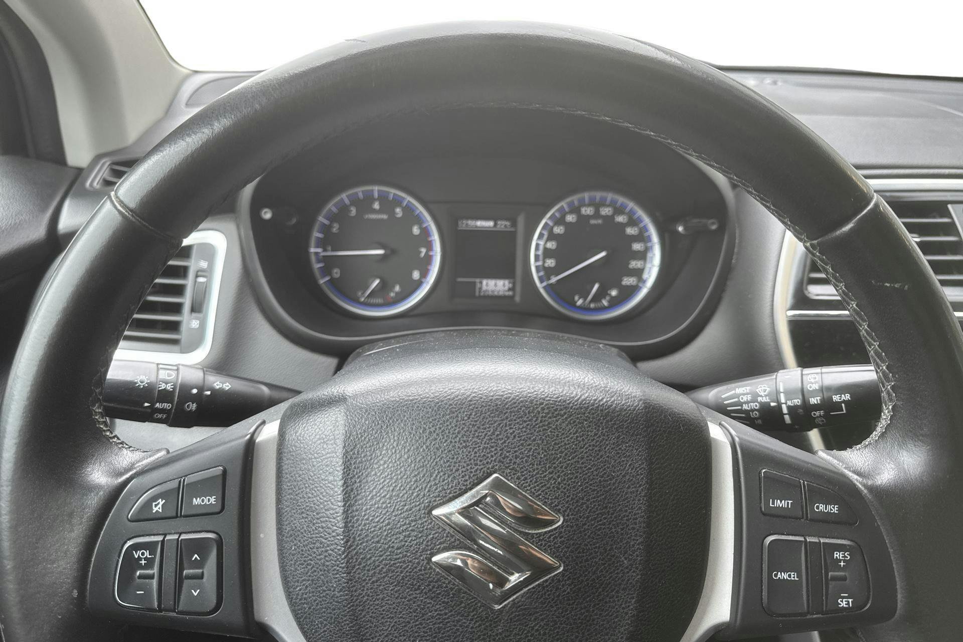 Vehicle Image 10