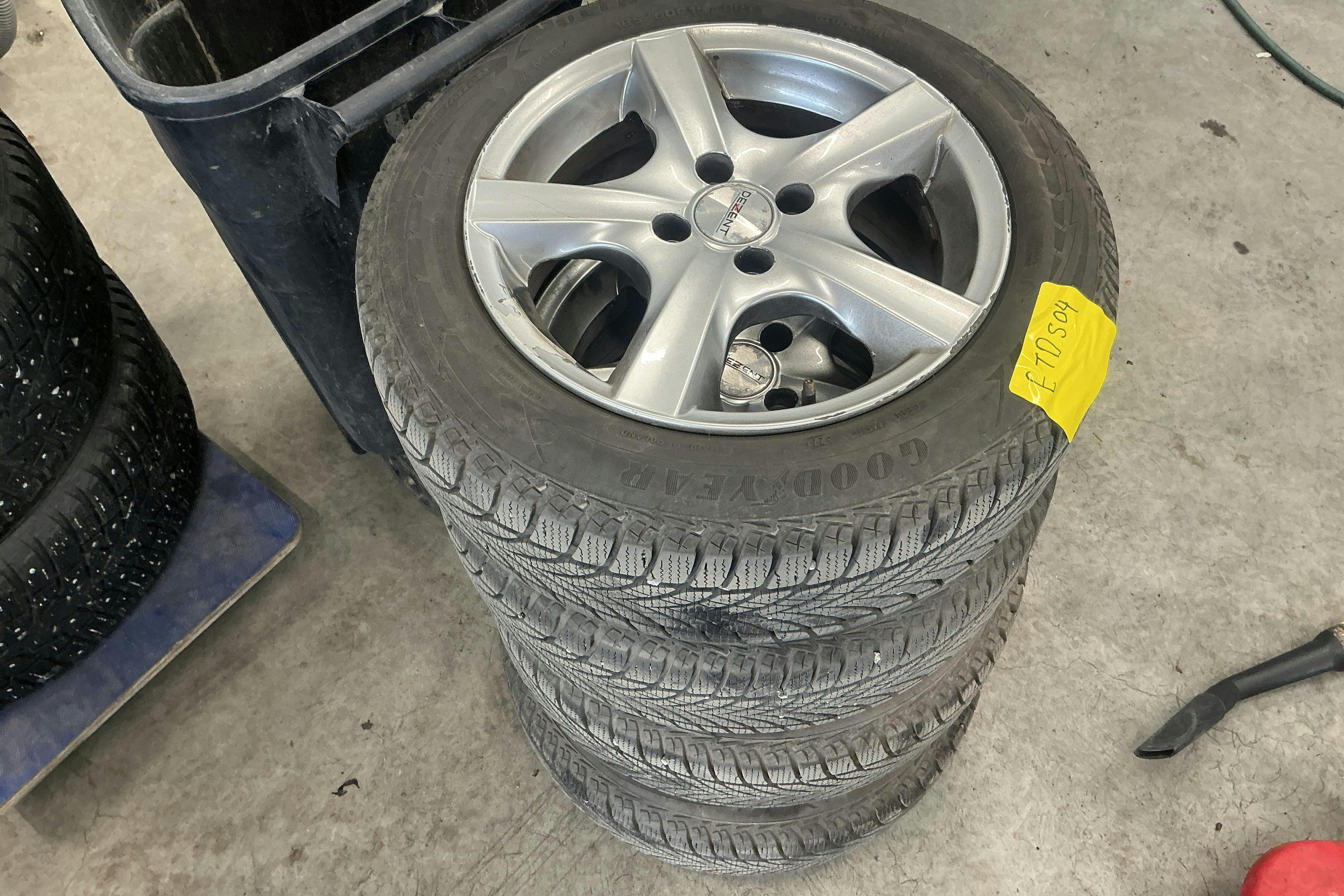 Vehicle Image 12
