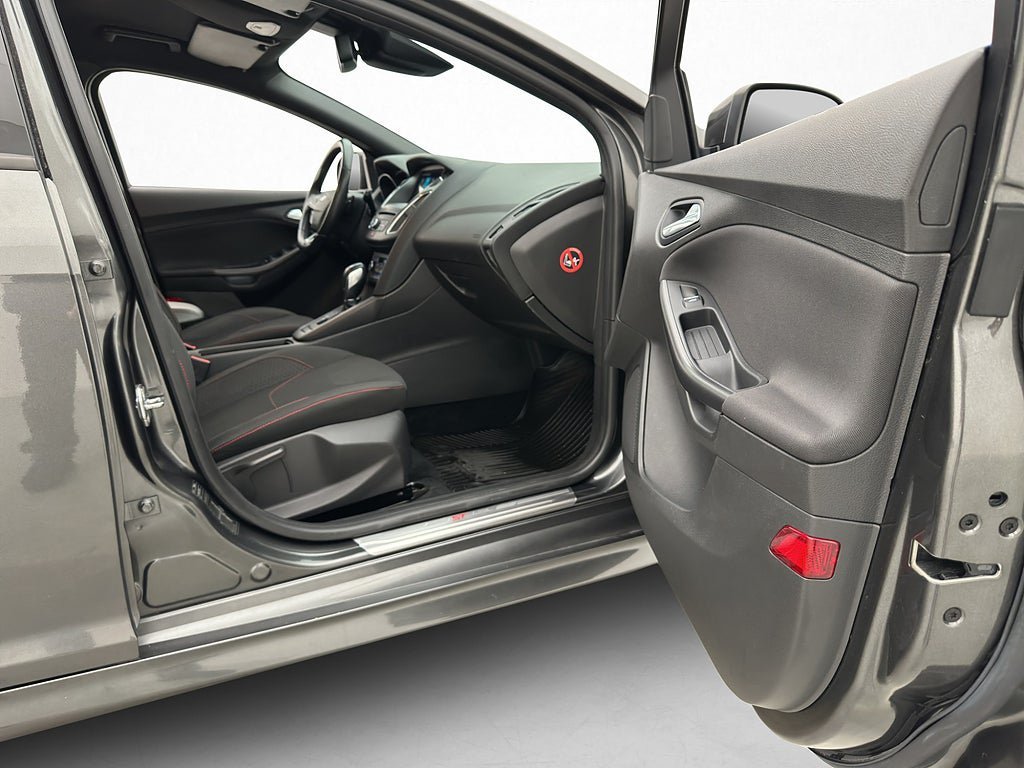 Vehicle Image 22