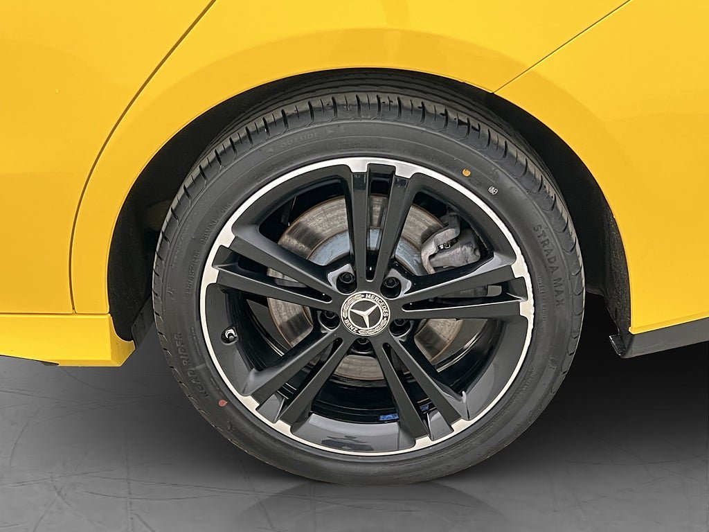 Vehicle Image 33