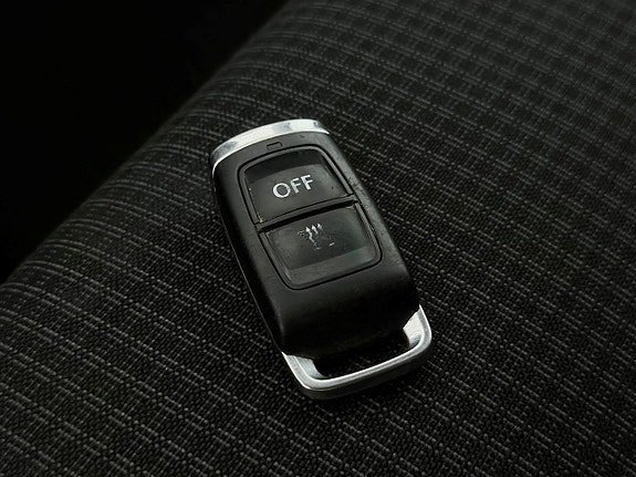 Vehicle Image 26