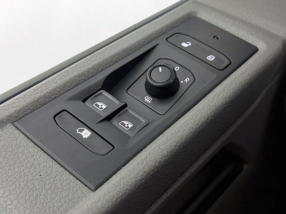 Vehicle Image 28