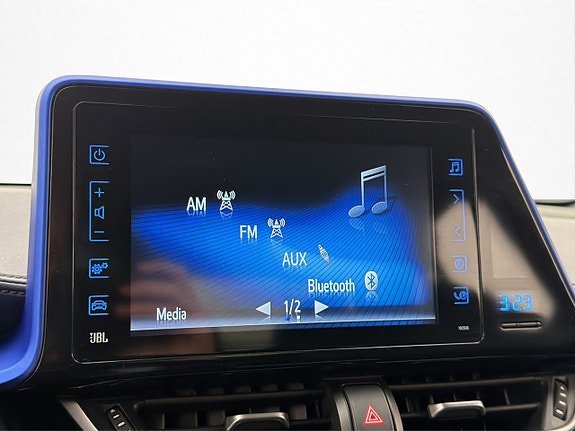 Vehicle Image 21