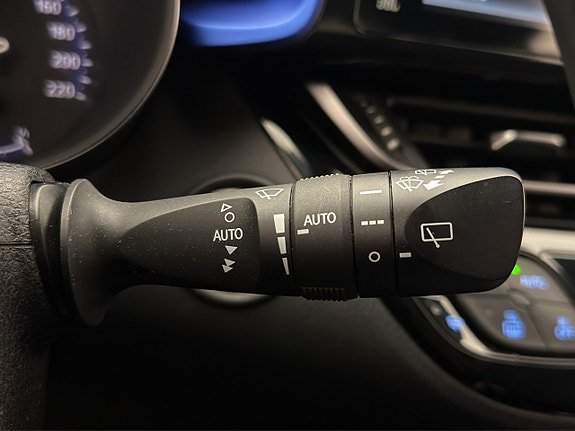 Vehicle Image 32
