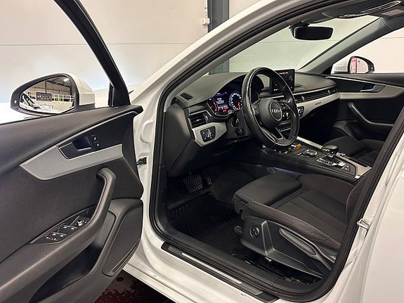 Vehicle Image 26