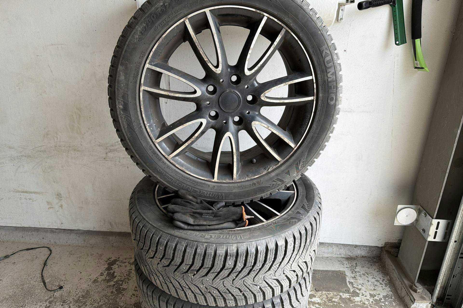 Vehicle Image 12