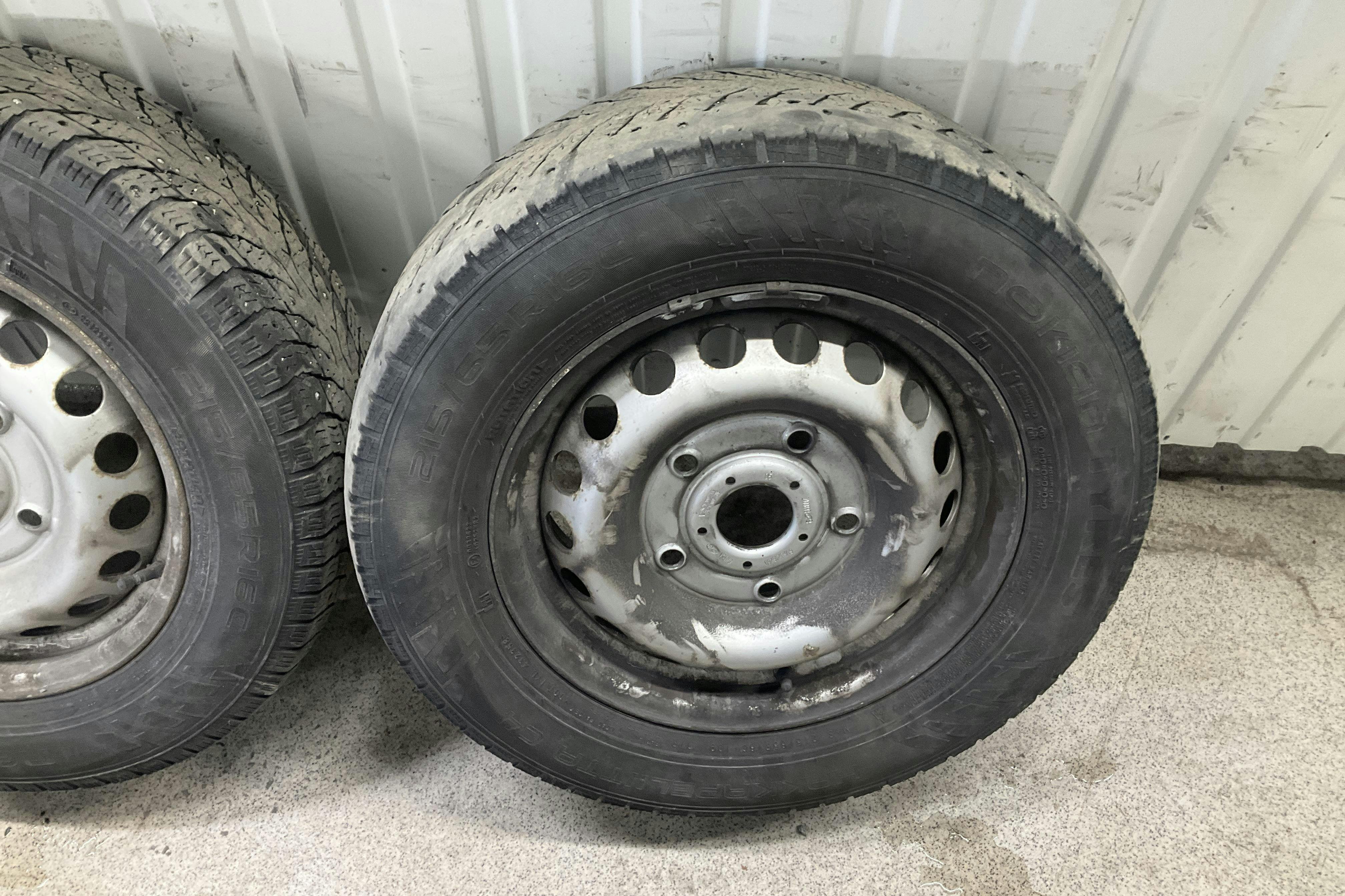 Vehicle Image 12
