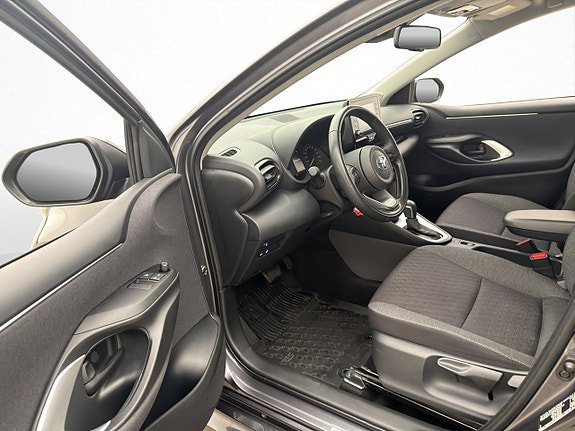 Vehicle Image 13