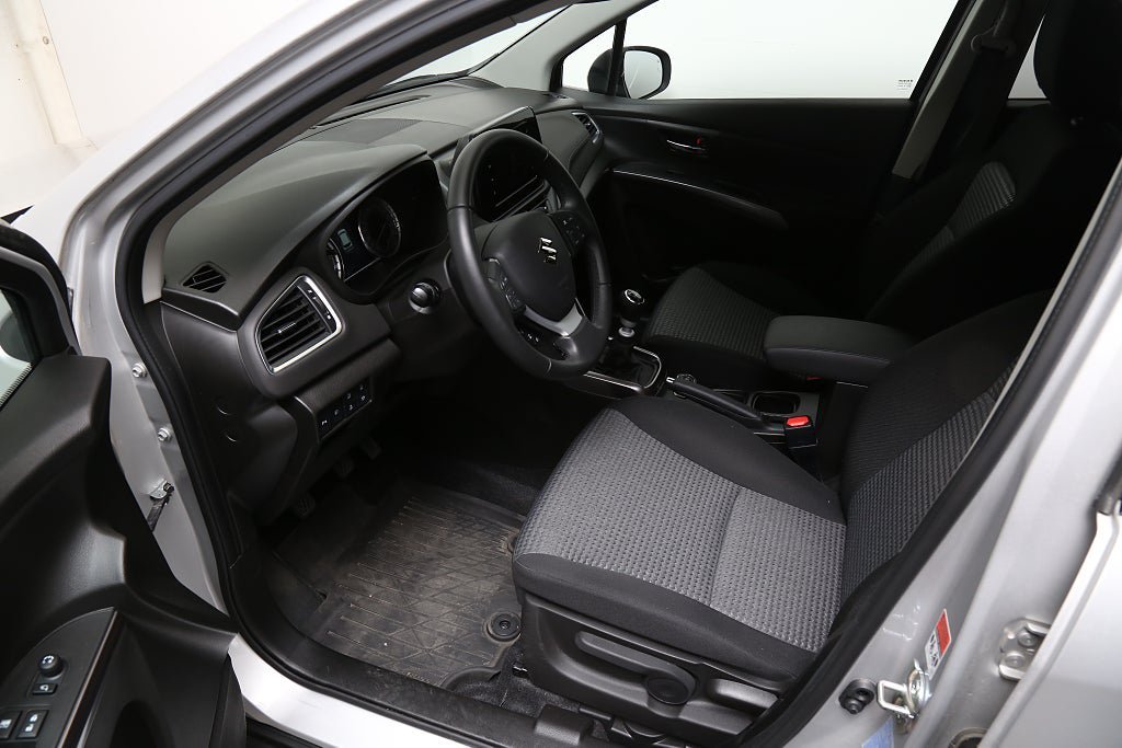Vehicle Image 10