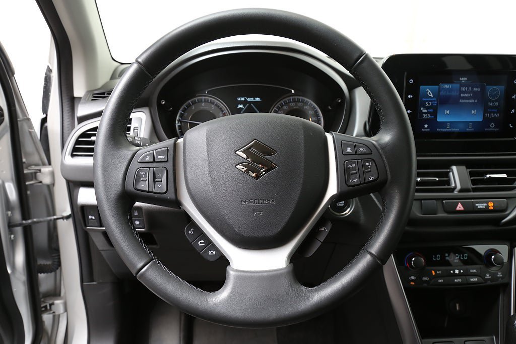 Vehicle Image 15
