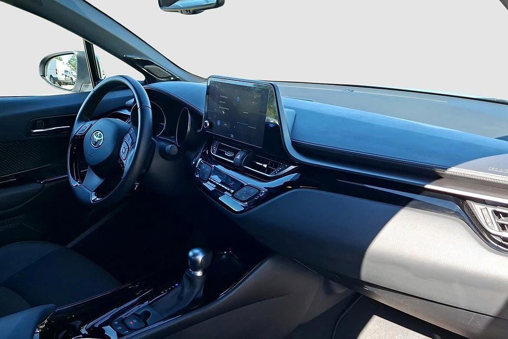 Vehicle Image 9