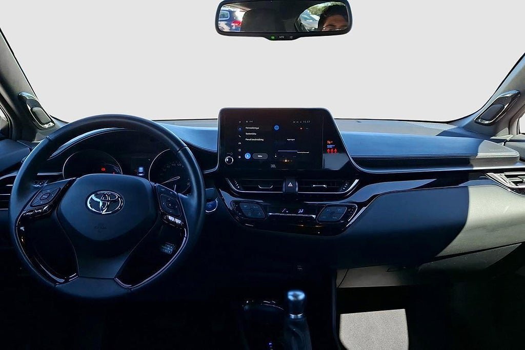 Vehicle Image 11