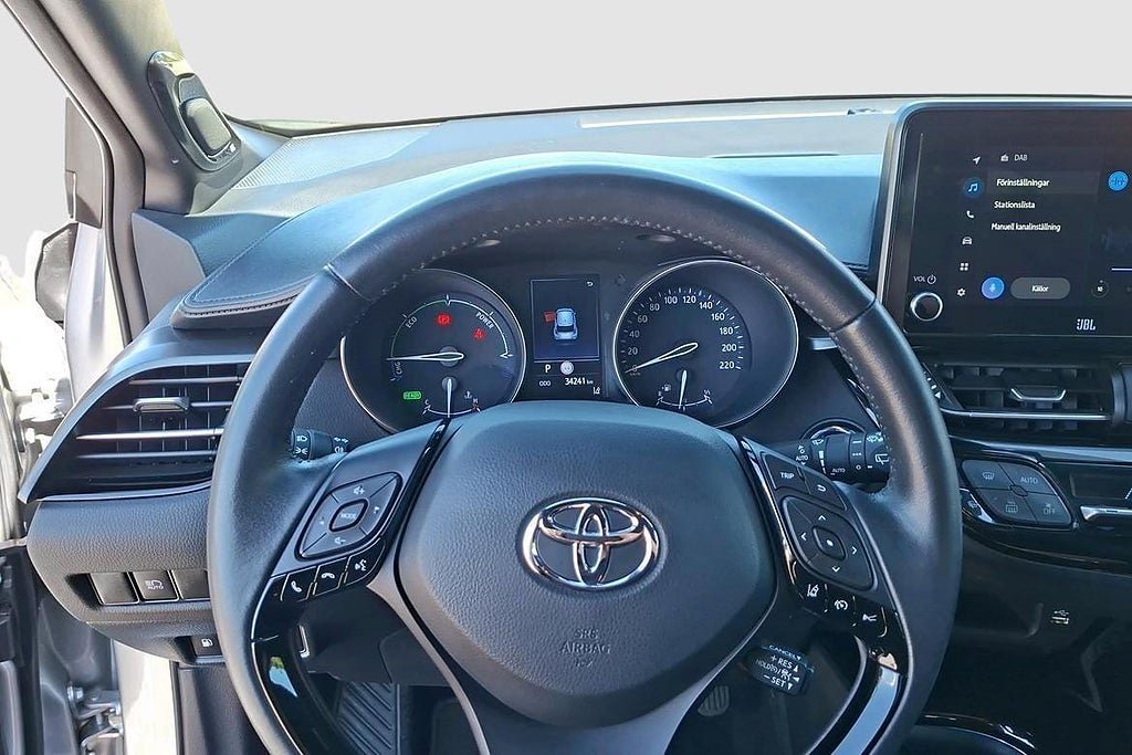 Vehicle Image 12