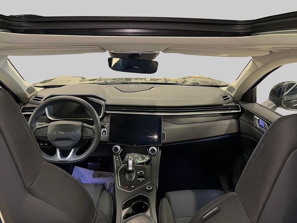Vehicle Image 12