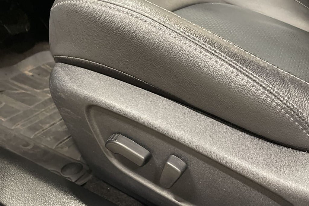 Vehicle Image 12