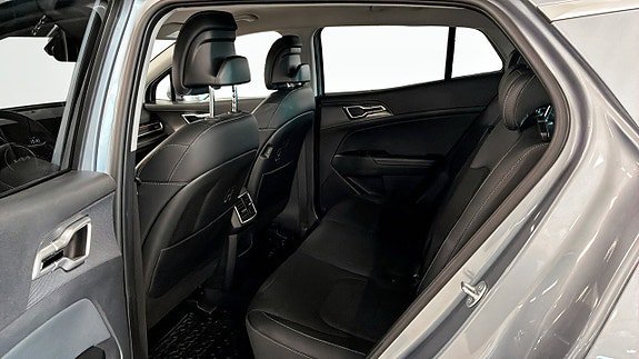 Vehicle Image 9