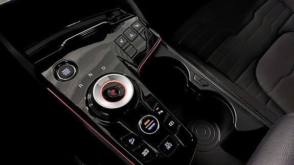 Vehicle Image 13