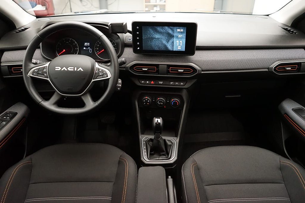 Vehicle Image 6