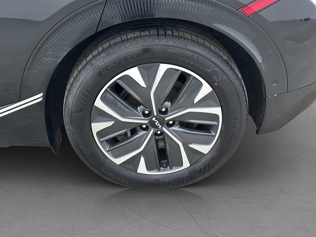 Vehicle Image 30
