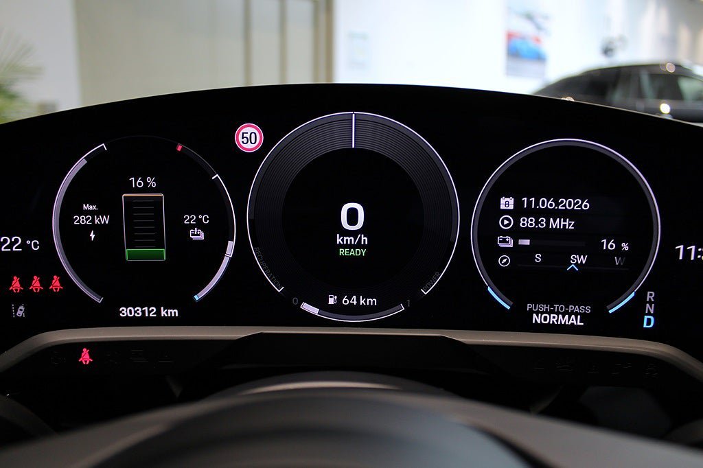 Vehicle Image 11