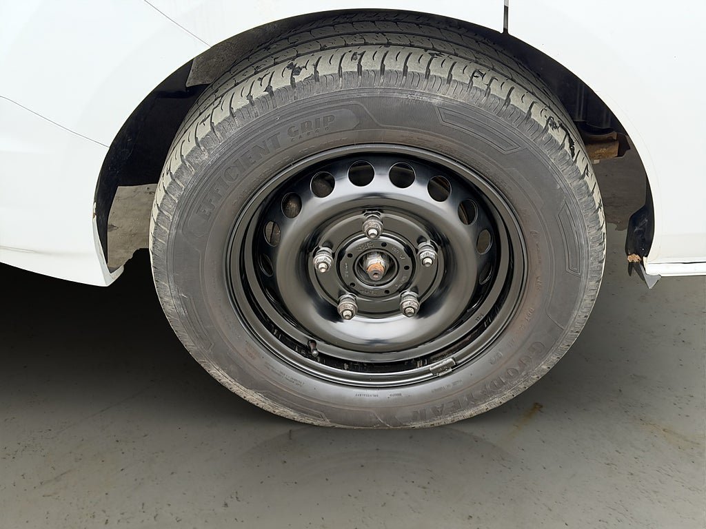 Vehicle Image 26