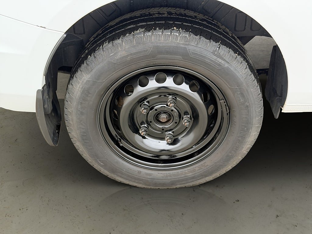 Vehicle Image 28