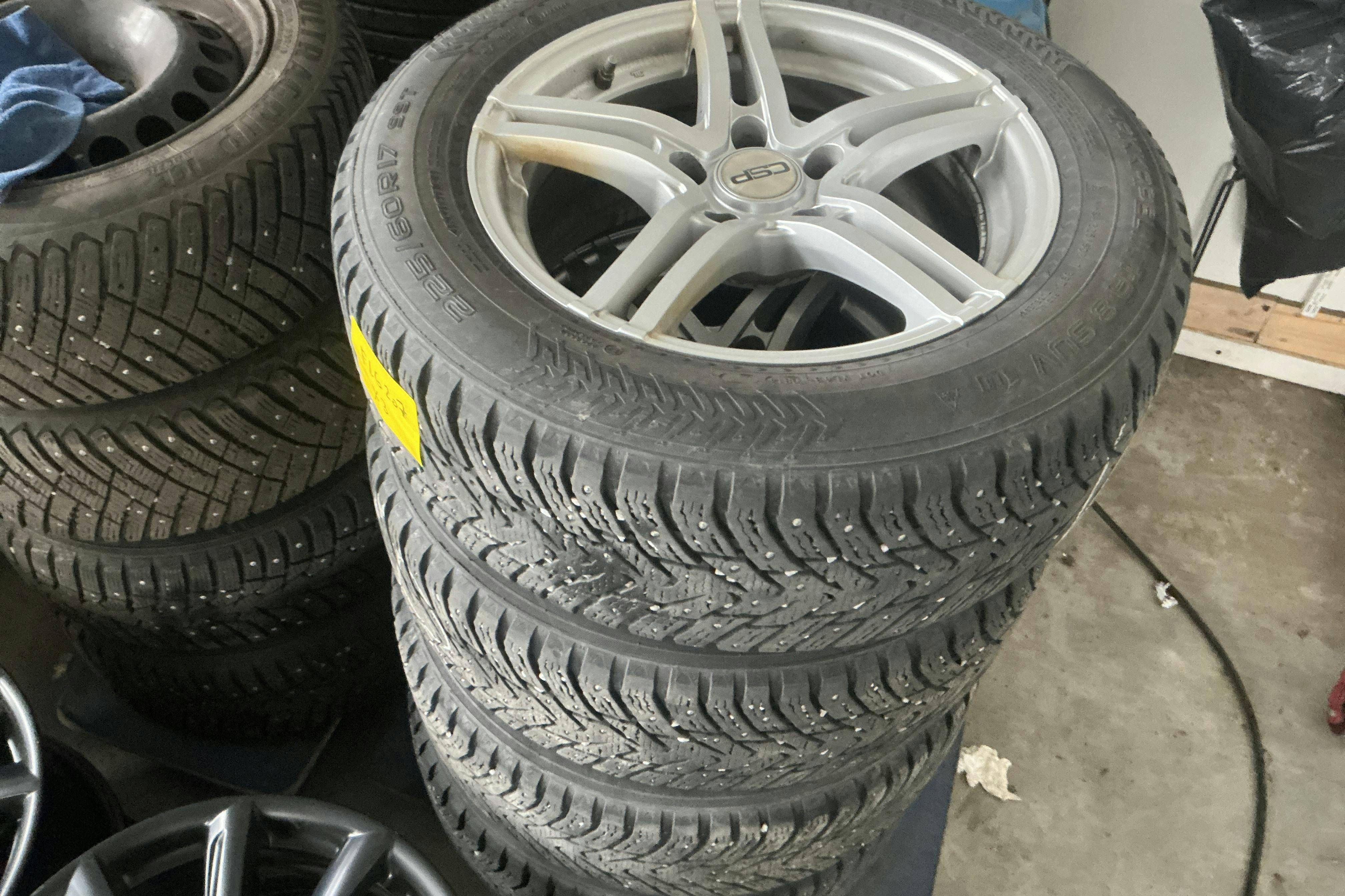Vehicle Image 14