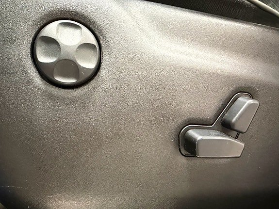 Vehicle Image 27
