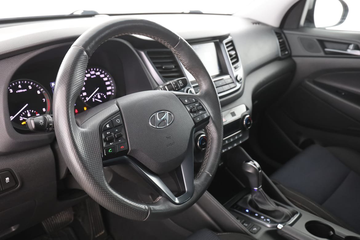 Vehicle Image 12