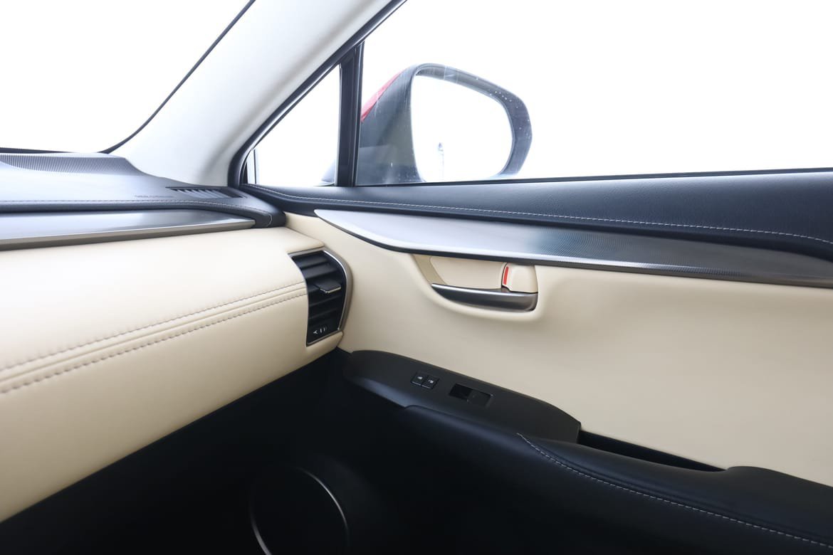 Vehicle Image 32