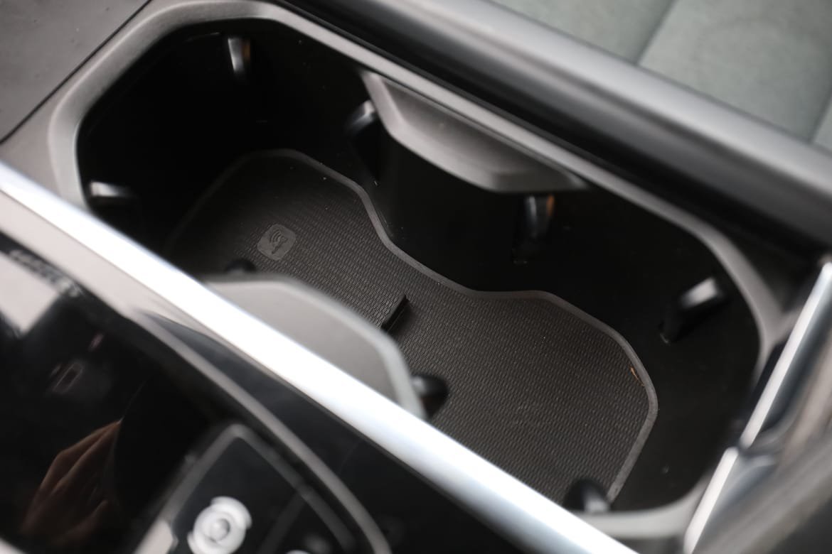 Vehicle Image 32