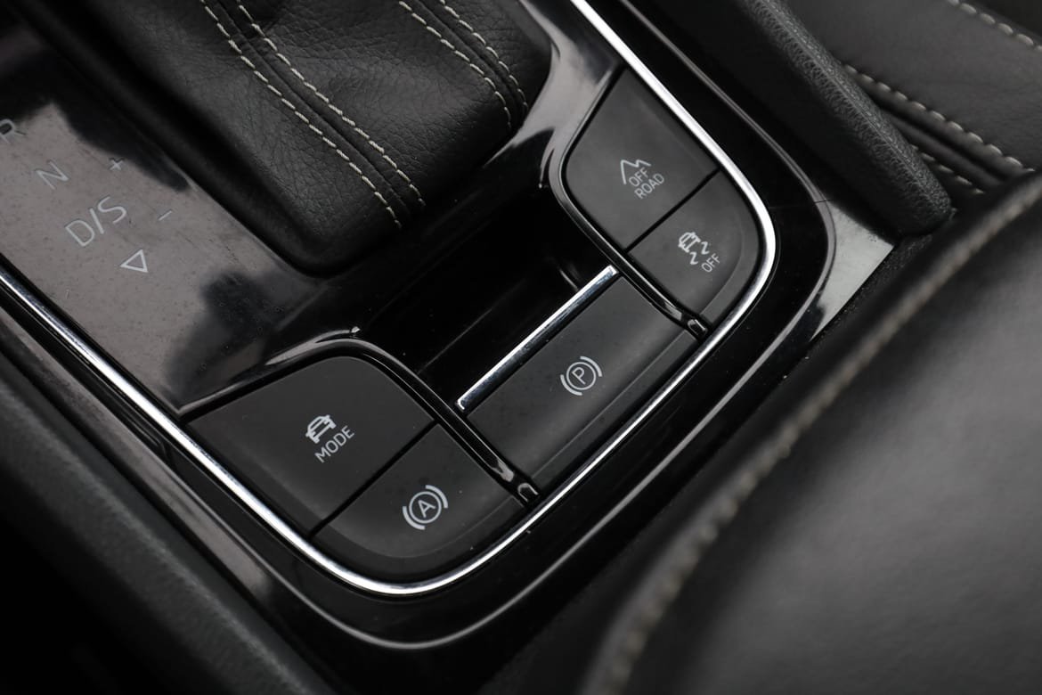 Vehicle Image 25