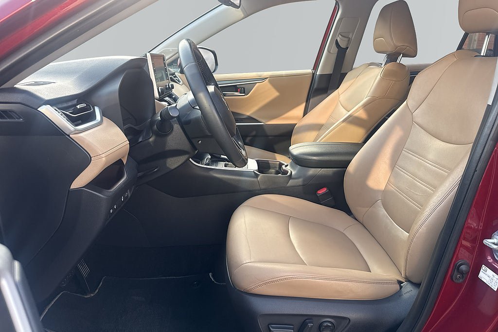 Vehicle Image 9