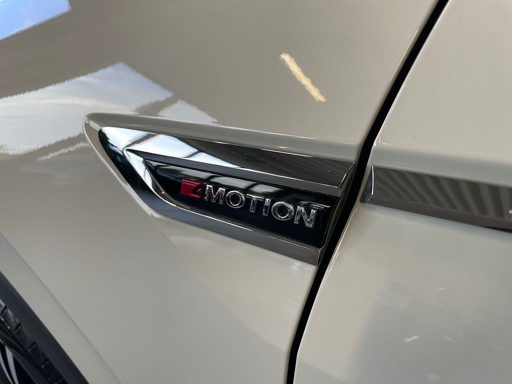 Vehicle Image 32