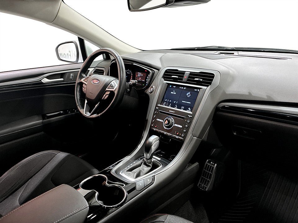 Vehicle Image 11