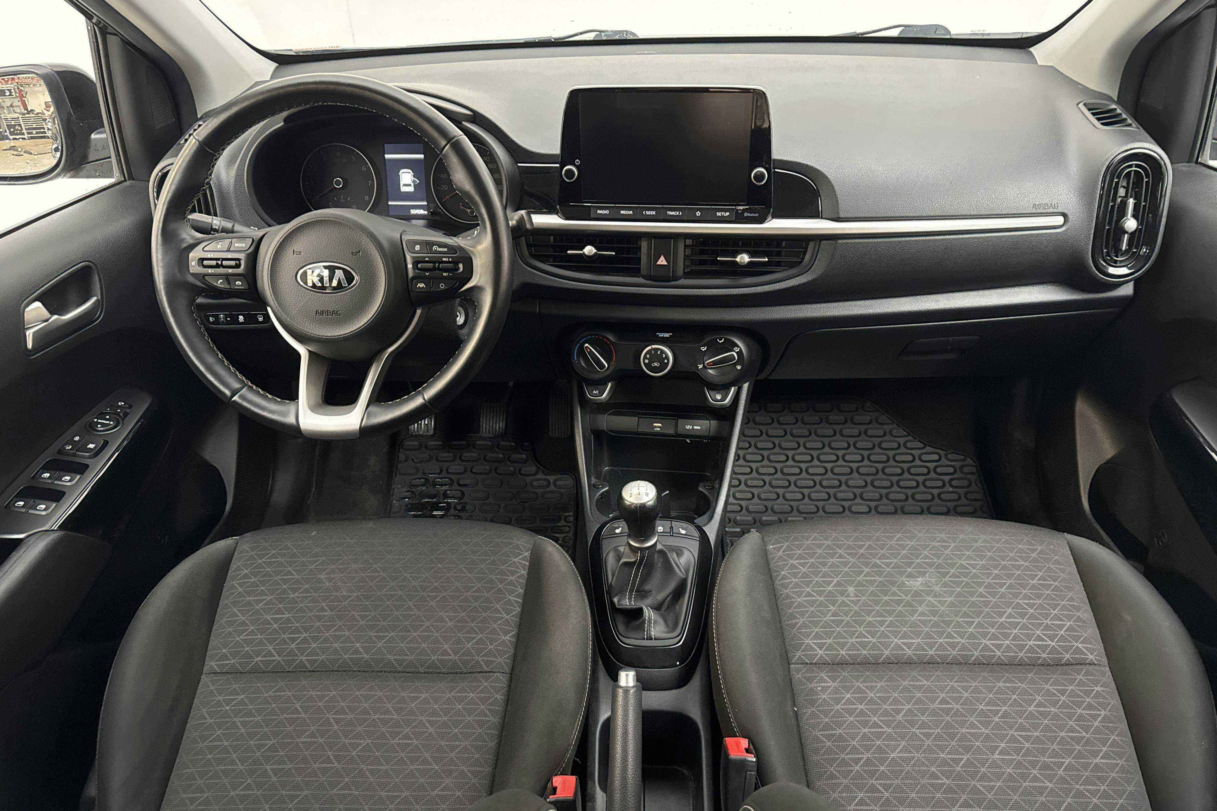 Vehicle Image 6